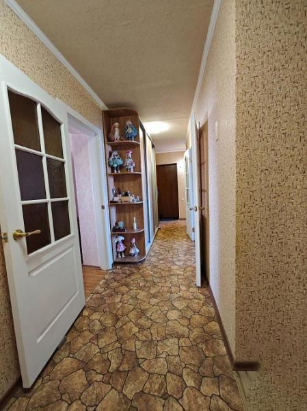 Продаётся 4-комнатная квартира, Калининский район