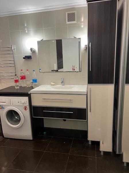 Трехкомнатная квартира на Богдана 