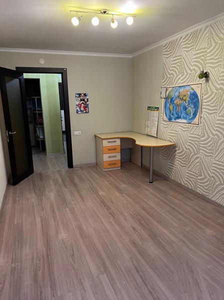 Трехкомнатная квартира на Богдана 