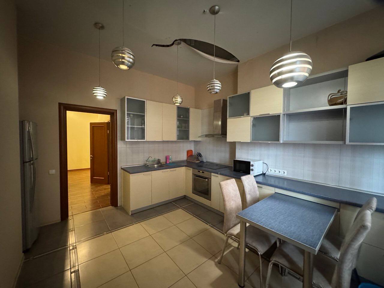 Двухкомнатная в Замковом 90 м2