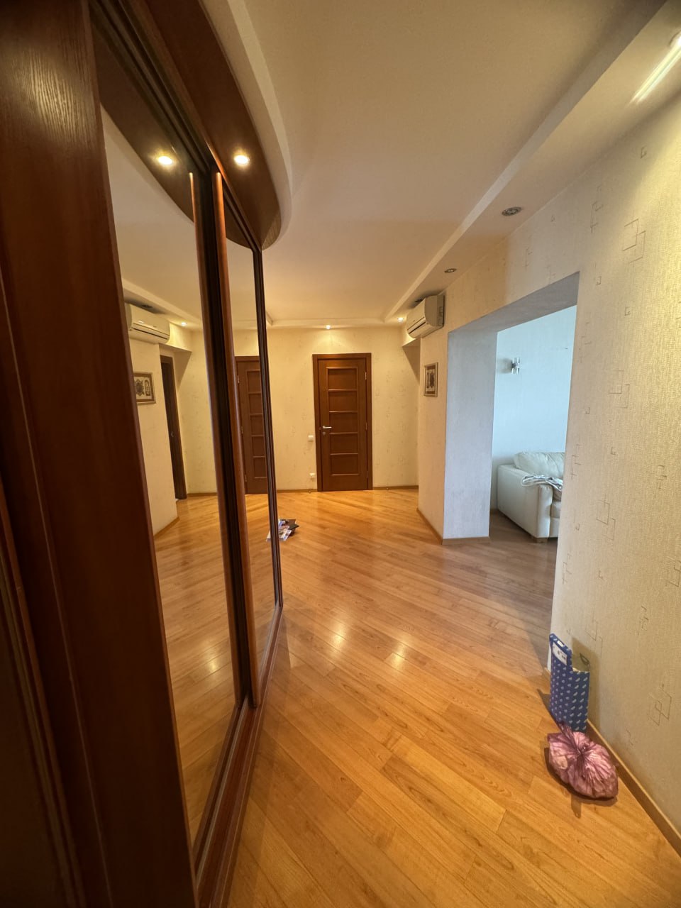 Четырехкомнатная на Донецк Сити 108 м2