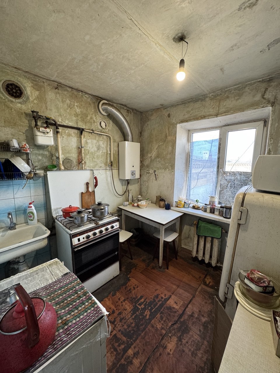 Трехкомнатная на Боссе под ремонт 