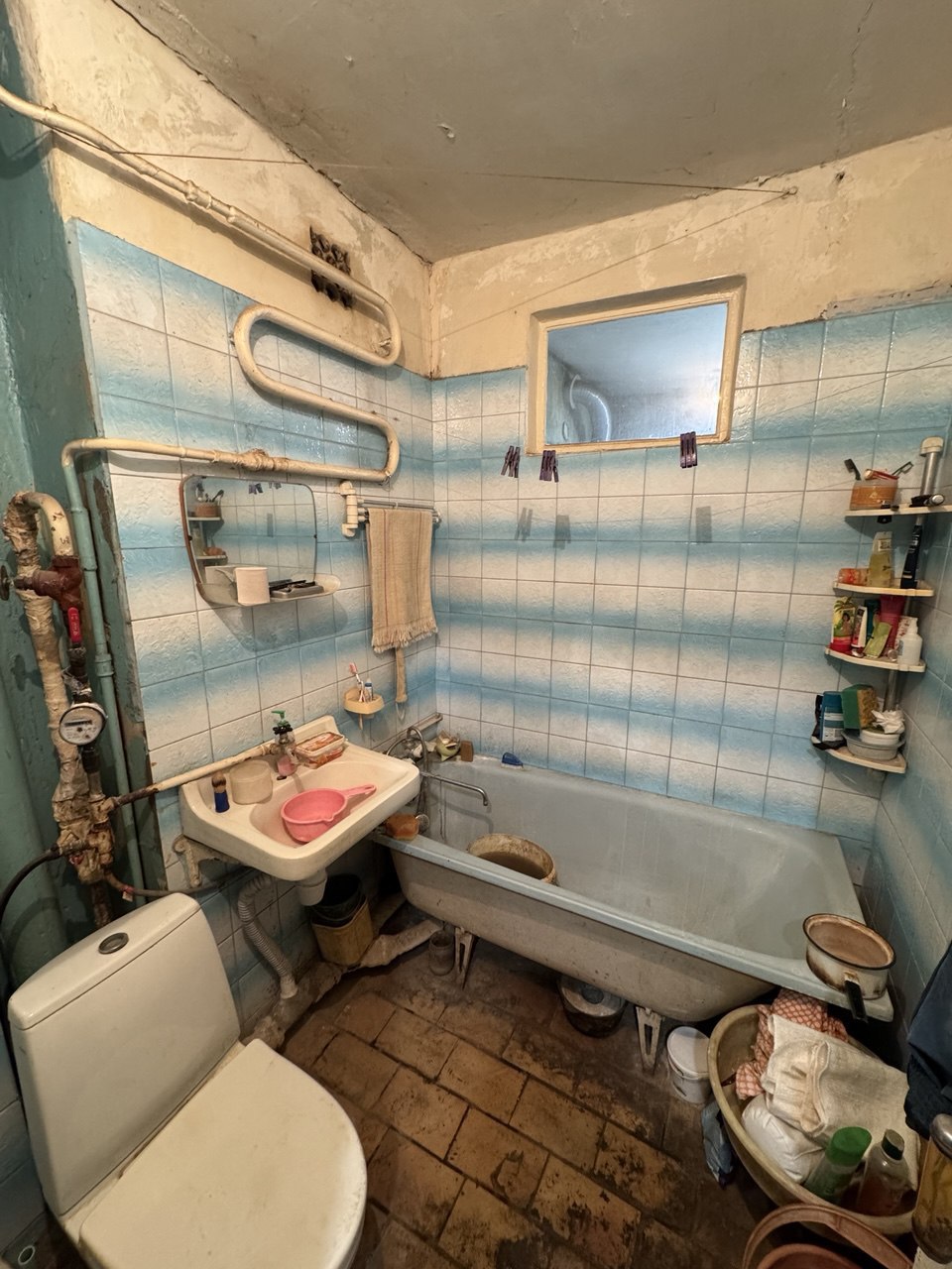 Трехкомнатная на Боссе под ремонт 