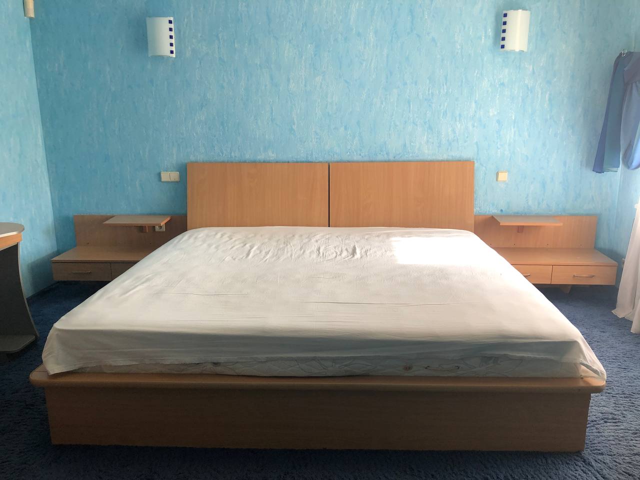 Двухкомнатная сталинка  в центре на Челюскинцев 68 м2