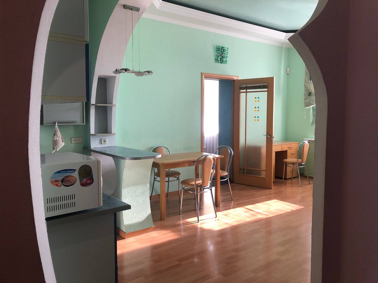 Двухкомнатная сталинка  в центре на Челюскинцев 68 м2