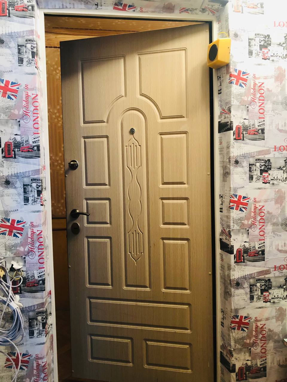 Трехкомнатная на Политбойцов по хорошей цене 