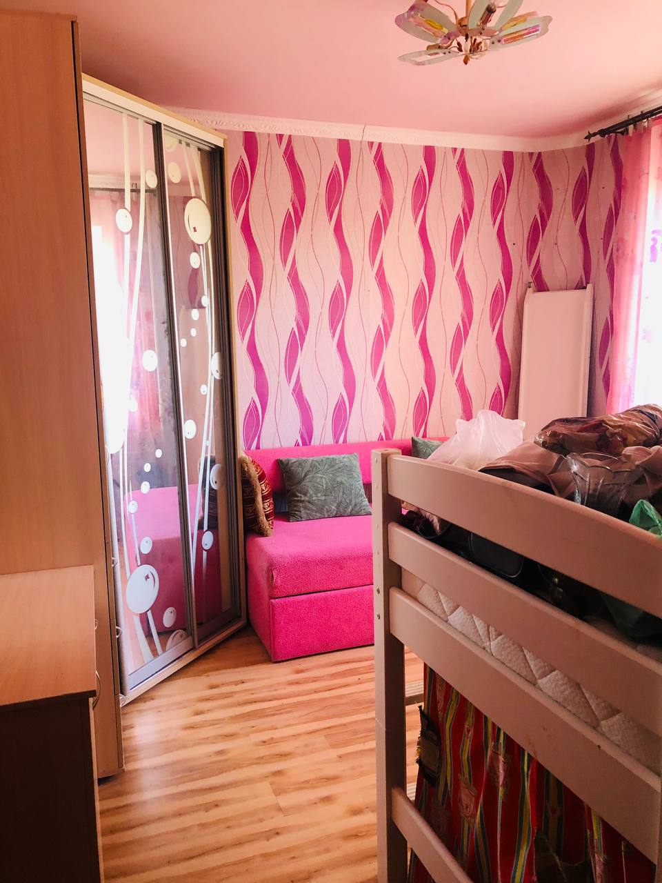 Трехкомнатная чешка на Артема 70 м2